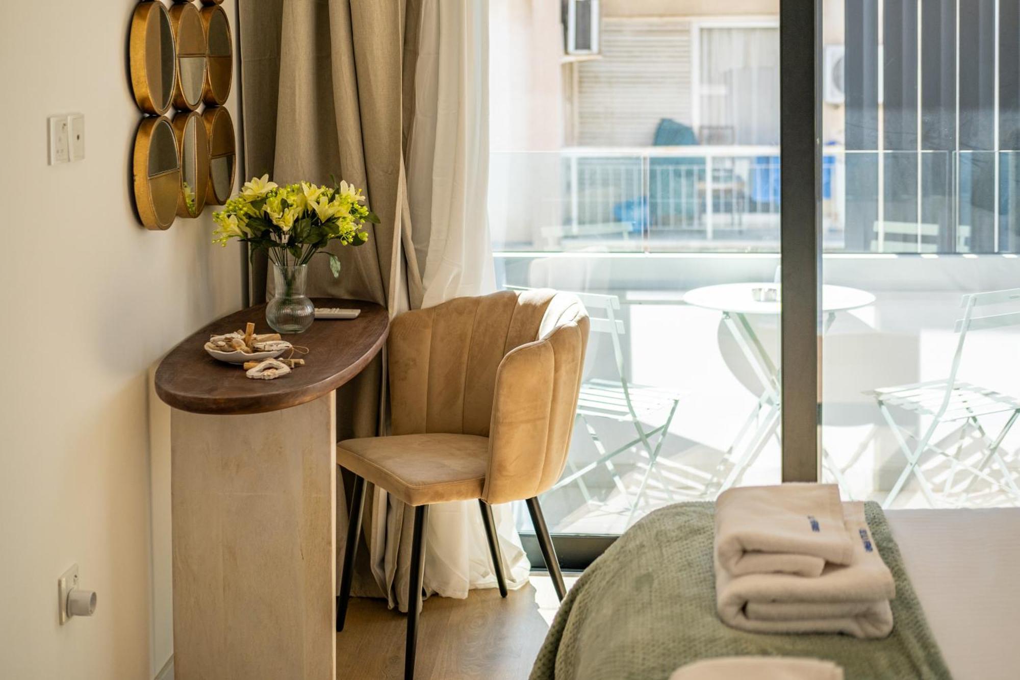 Lazuli Hermes Apartments Larnaca Exteriör bild